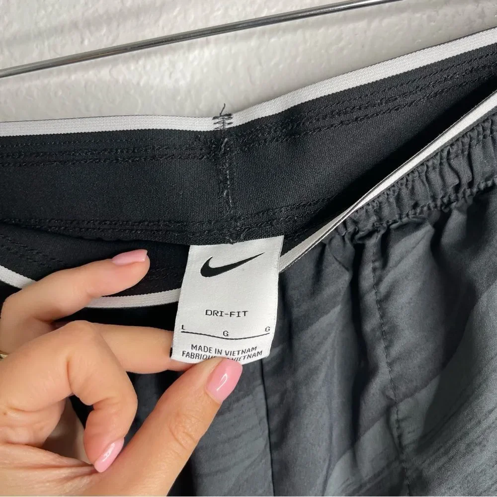 Nike Sport Clash Training Pants Cropped‎ Length Gym Black Gray Large